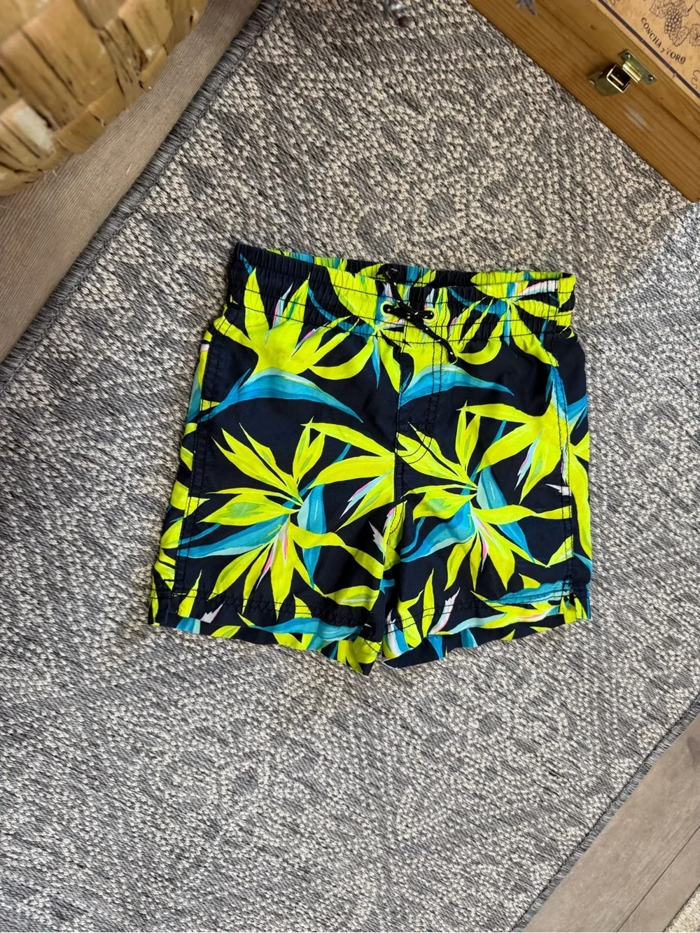 Old Navy Boys Vibrant Swim Trunks Size Small Tropical Leaves
